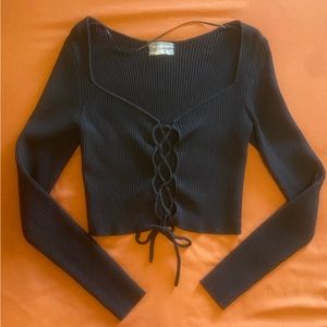 URBAN OUTFITTERS Long sleeve crop top